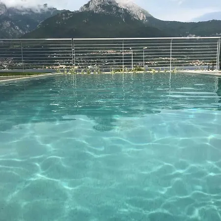 Mimosa Bellagio Wild Flowers Villa