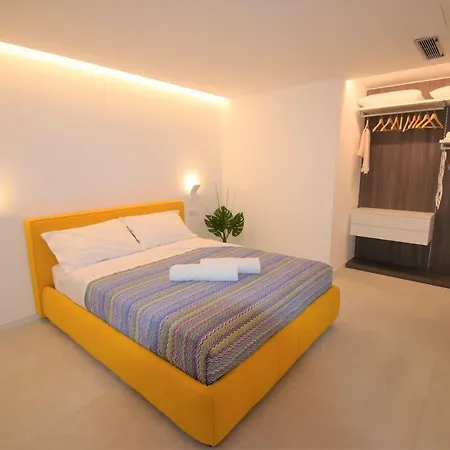 Villa Mimosa Bellagio Wild Flowers *