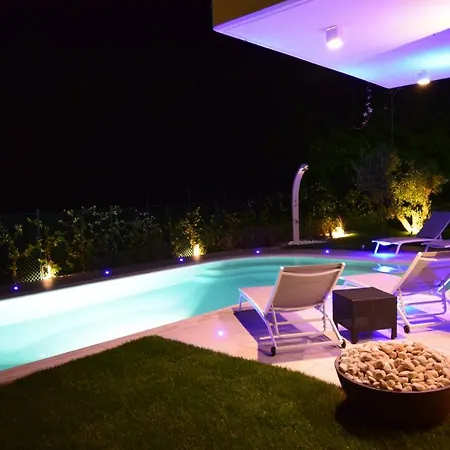 Mimosa Bellagio Wild Flowers Vila *