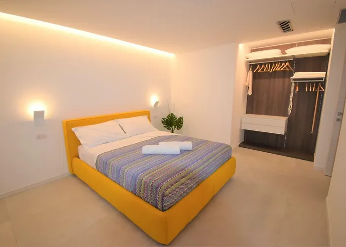 Villa Mimosa Bellagio Wild Flowers *